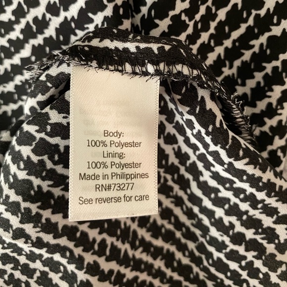 Nine West - Black and White, Houndstooth-ish V-Neck Women’s Tank - Size S - Picture 5 of 6